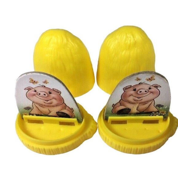 2 Old MacDonald Had a Farm Electronic Board Game Pink Pig Hay Stack Movers Pawns - Picture 2 of 4